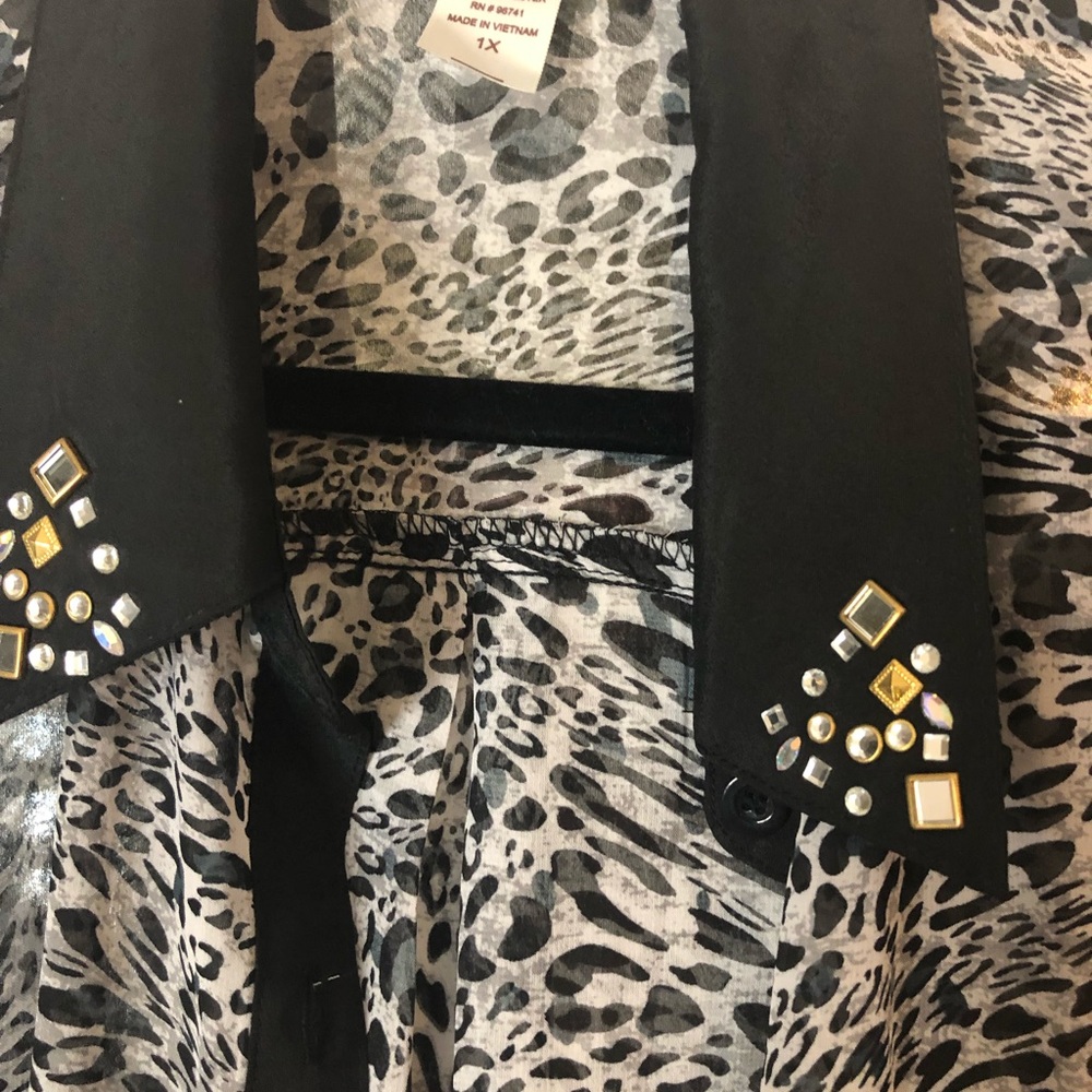 Blouse - Picture 2 of 4